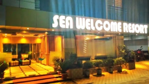 হোটেল কক্ষে নারী হত্যার ঘটনাকে অপমৃত্যু মামলা করতে অসহায় পিতাকে পুলিশের চাপ