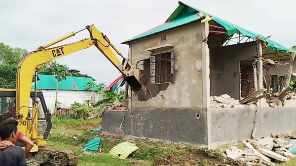 মোহনগঞ্জে ২৮ বছর পর আদালতের সহযোগিতায় জমি ফিরে পেলেন ওয়ারিশানগণ