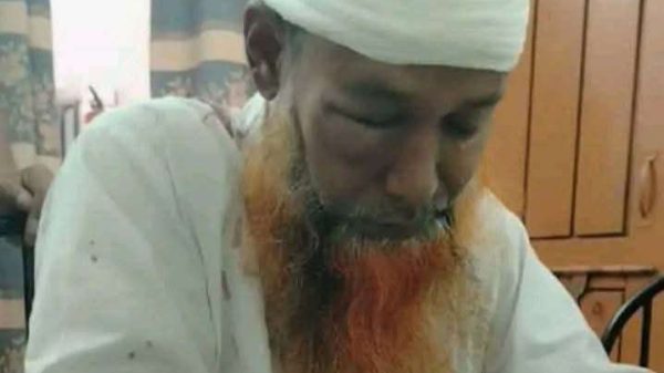 পাইকগাছায় মকতবের শিশু শিক্ষার্থীকে যোন নিপীড়নের অভিযোগে হুজুরের বিরুদ্ধে থানায় মামলা ঃ গণধোলাই দিয়ে থানায় সোপর্দ