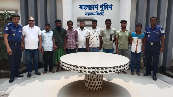 ২৪ ঘন্টায় ময়মনসিংহ কোতোয়ালী মডেল থানা পুলিশ অভিযান পরিচালনা করিয়া মোট ১০ জন আসামী গ্রেফতার করা হয়।