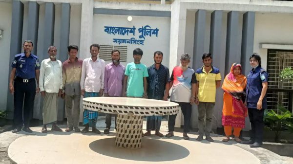 গত ২৪ ঘন্টায় ময়মনসিংহ কোতোয়ালী মডেল থানা পুলিশ অভিযান পরিচালনা করিয়া মোট ১৪ জন আসামী গ্রেফতার করা হয়।