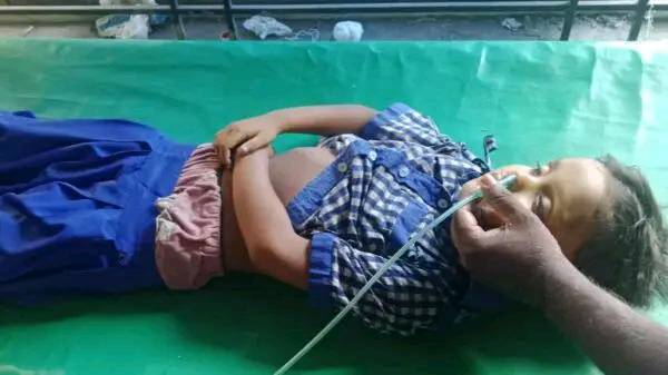 দুই বোন স্কুল শেষে বাড়ি পথে বাসের ধাক্কায় ১ জনের মৃত্যু।