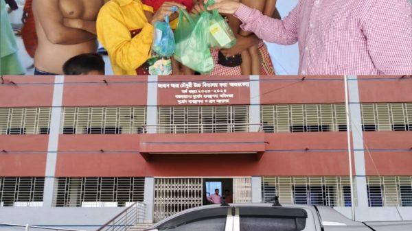 ছাতক সীমান্তে বিএস এফ কর্তৃক পুশইন ১৬ নাগরিককে জাহানারা চৌধুরী উচ্চ বিদ্যালয়ে আশ্রয় দেয়া হয়েছে
