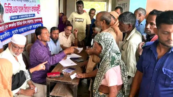 পবিত্র ঈদুল আজহা উপলক্ষে জগন্নাথপুরে ভিজিএফ এর চাল বিতরণ সম্পন্ন 