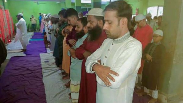 দিনাজপুরে সৌদি আরবের সাথে আগাম ঈদুল আযহার নামাজ অনুষ্ঠিত