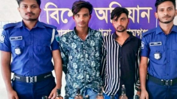 দোয়ারাবাজারে ভারতীয় ৯পিস মদসহ দুই মাদককারবারী আটক