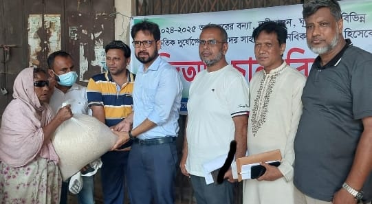 মৌলভীবাজার পৌরসভার দের শহস্রাধিক উপকারভোগীর মাঝে জিআর চাল বিতরণ