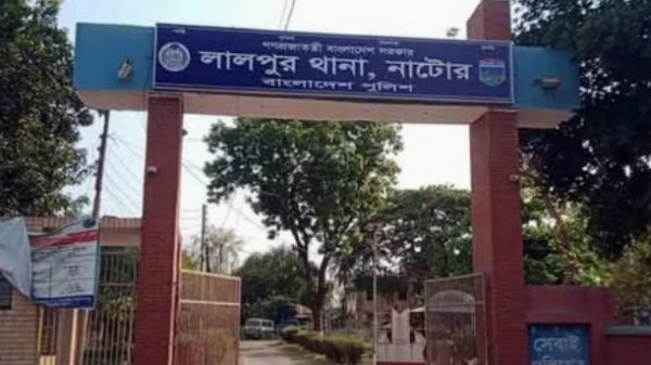 লালপুরে চলছে রমরমা মাদক ব্যবসা