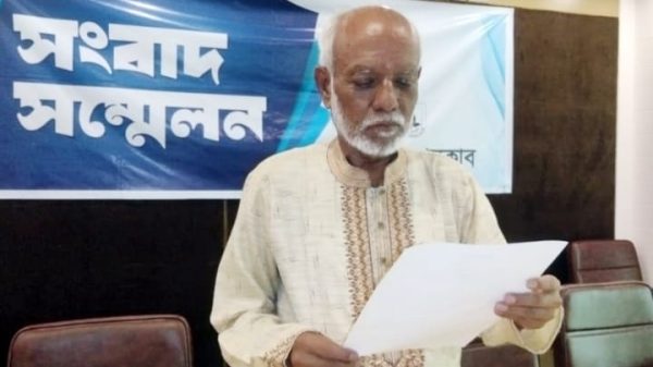 সিলেটে মানসিক রোগী ছেলেকে নিয়ে সংশ্লিষ্টদের সহযোগিতা চেয়ে পিতার সংবাদ সম্মেলন
